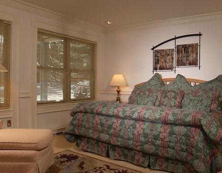 West End Splendor Villa Aspen Rum bild